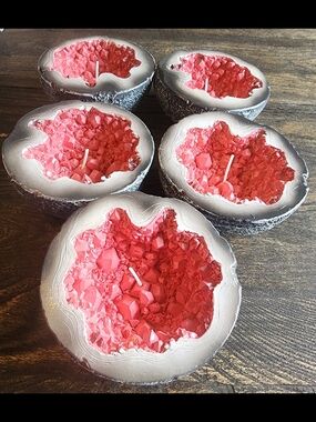 Geode-Style Pink Crystal Tealight Candle